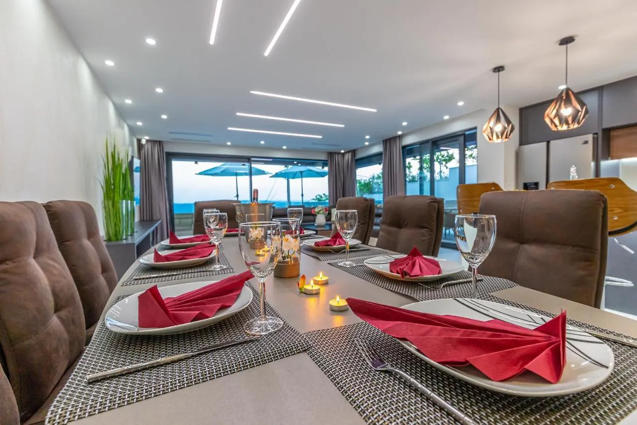 Luxury Villa Lorena With Heated Pool, Jacuzzi,Sauna And Seaview Crikvenica 0*,  Kroatien