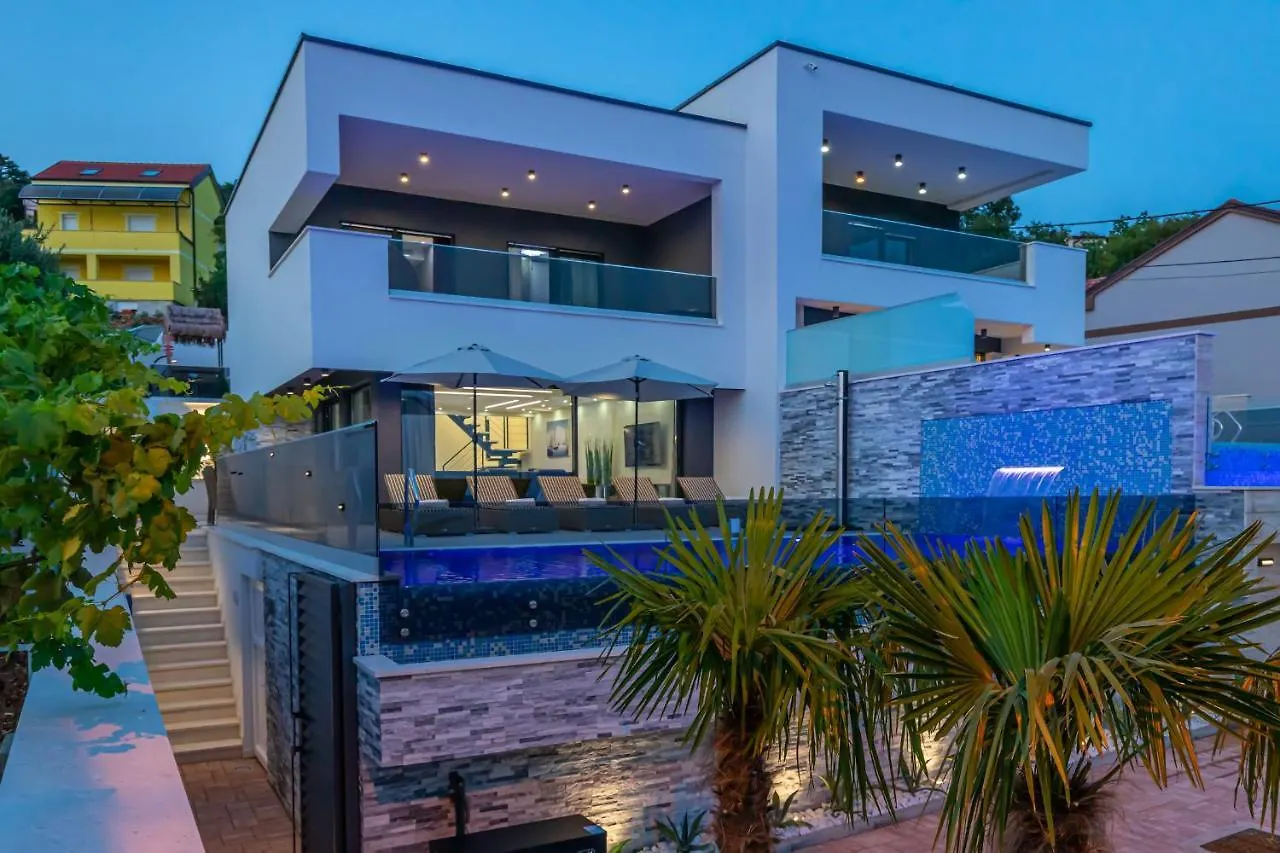 Luxury Villa Lorena With Heated Pool, Jacuzzi,Sauna And Seaview Crikvenica