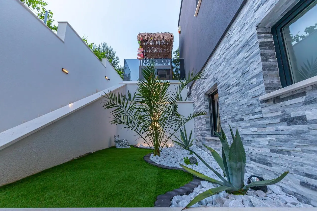 Luxury Villa Lorena With Heated Pool, Jacuzzi,Sauna And Seaview Crikvenica Croatia