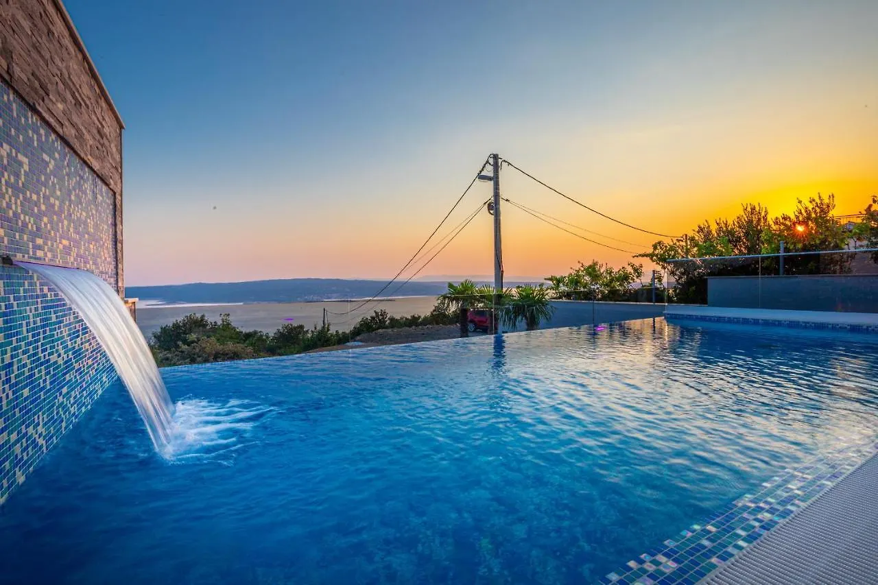 Luxury Villa Lorena With Heated Pool, Jacuzzi,Sauna And Seaview Crikvenica