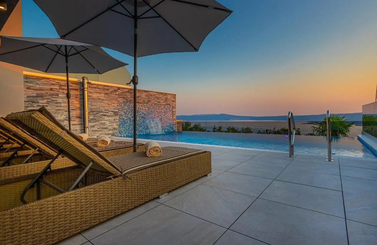 Luxury Villa Lorena With Heated Pool, Jacuzzi,Sauna And Seaview Crikvenica