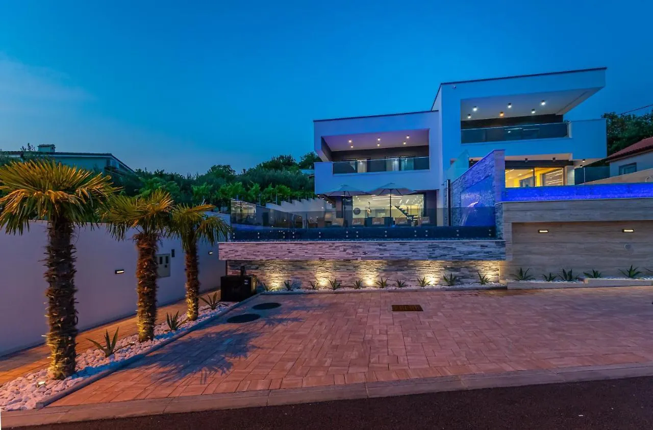 Luxury Villa Lorena With Heated Pool, Jacuzzi,Sauna And Seaview Crikvenica