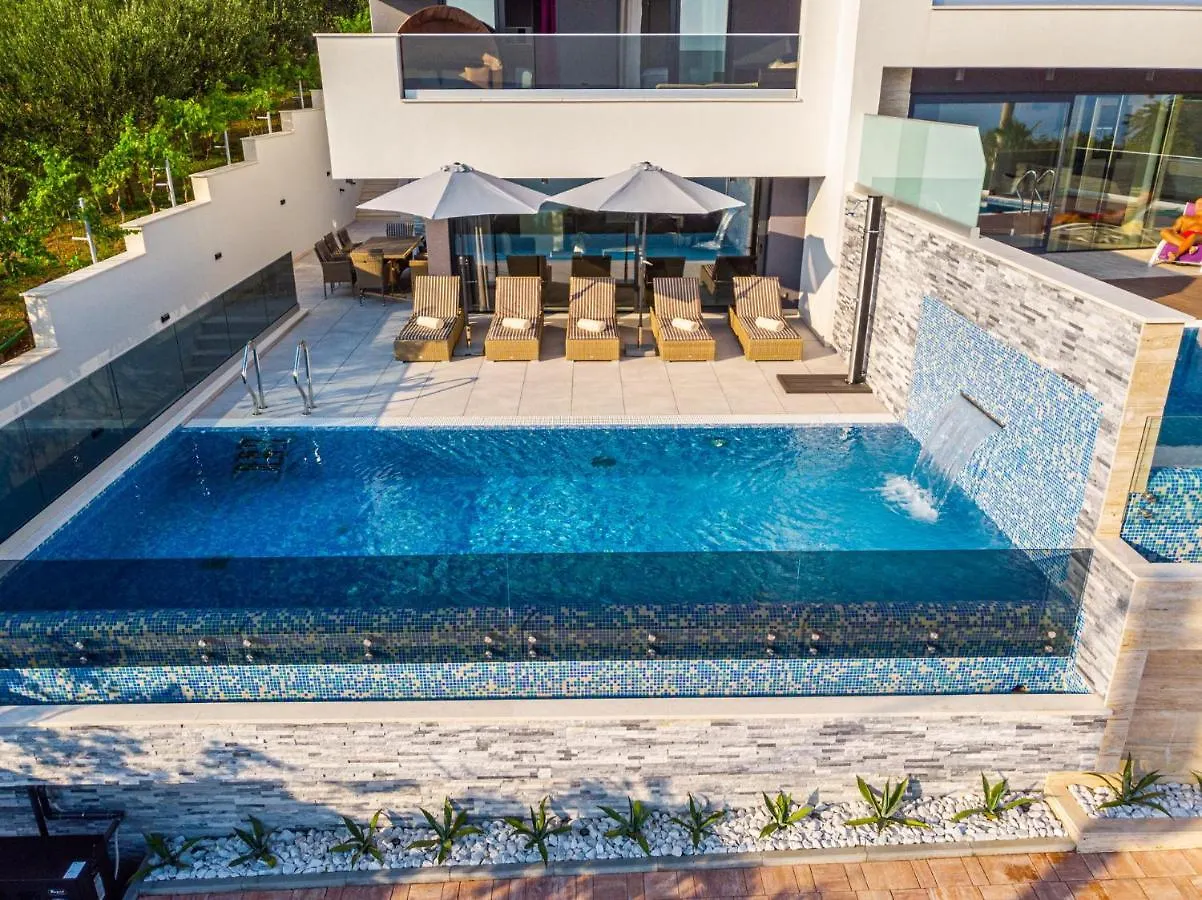 Luxury Villa Lorena With Heated Pool, Jacuzzi,Sauna And Seaview Crikvenica
